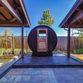 貸切温泉スペースに新設した木製のバレルサウナ「-SAUNA RUHE-」