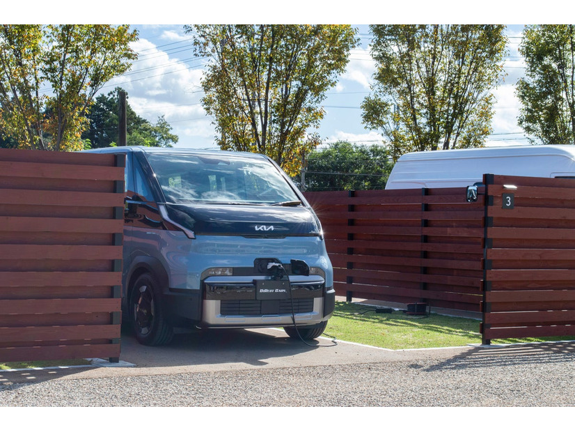 EV車の充電ができる200Vの充電用コンセントも。