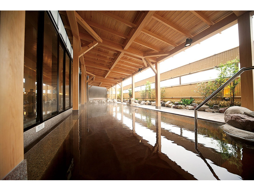 空港でサウナをもっと深く楽しめる──新千歳空港温泉がオートロウリュ導入＋「サ飯」提供を開始