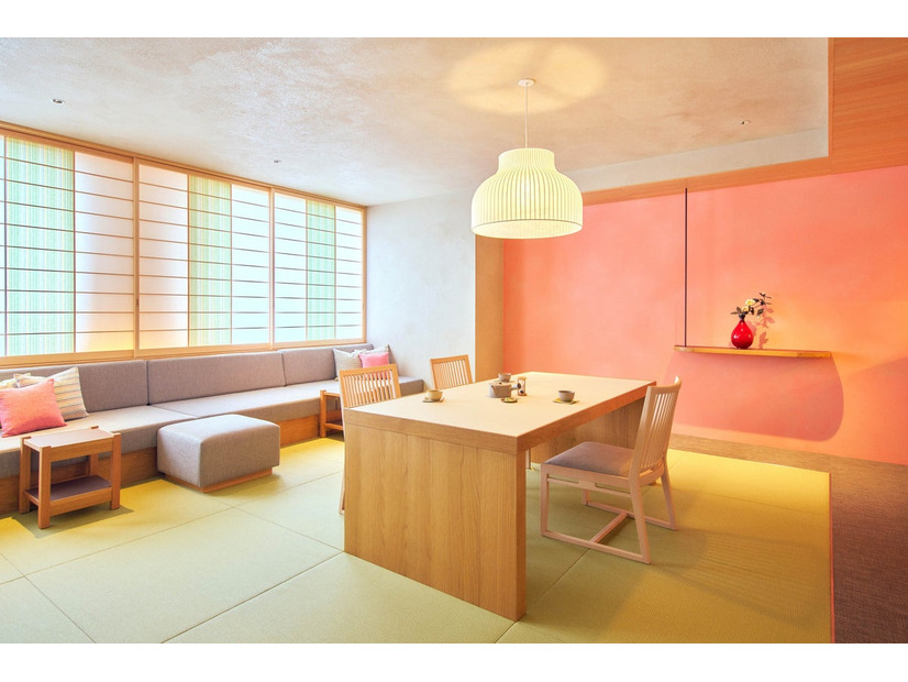 星野リゾート「界 遠州」に煎茶×温泉の新客室「茶ごもり特別室」誕生──89㎡露天風呂付き、50通りの煎茶体験