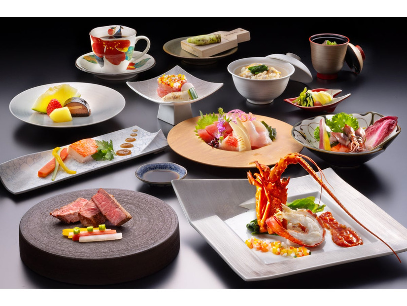 東伊豆・北川温泉「吉祥CAREN」が夏旅プランを期間限定提供——焼きたてクレープ・風鈴テラス・浴衣で花火の絶景リゾートへ