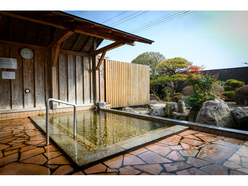 【郡山三穂田温泉】期間限定「天然地下水風呂」が露天に登場——100%天然掛け流し温泉との温冷交代浴で夏の自律神経を整える