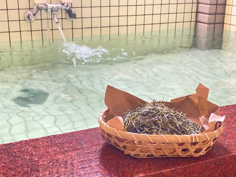 秩父湯元 武甲温泉、お茶水風呂や氷柱水風呂で涼む「納涼祭」7月17日開催——横瀬町産廃棄茶葉を再利用