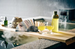 星野リゾート「界 遠州」に煎茶×温泉の新客室「茶ごもり特別室」誕生──89㎡露天風呂付き、50通りの煎茶体験